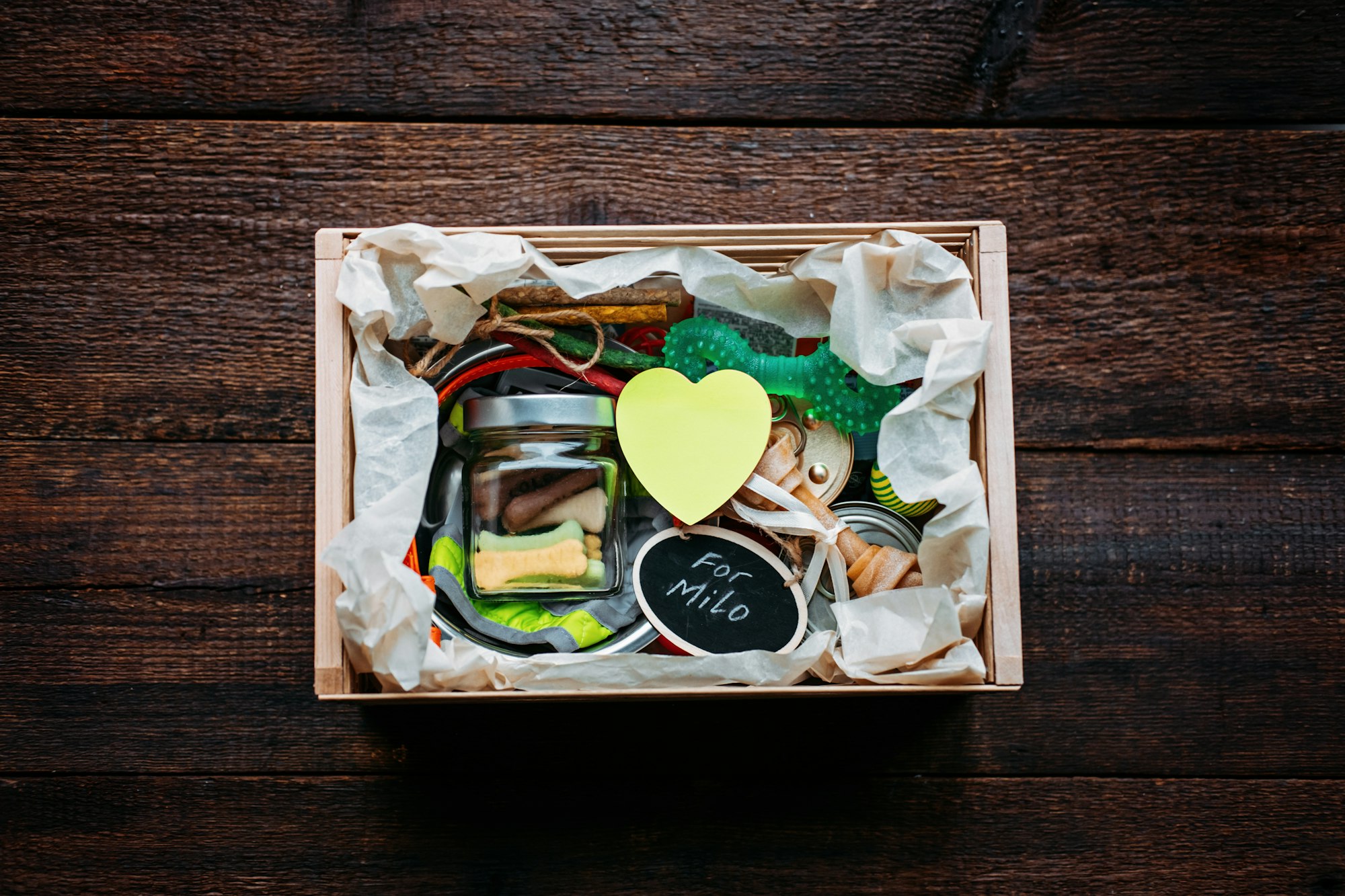 Pet Subscription Box for Dogs and Cats. Subscription pet Box with Organic Treats, Fun Toy, Bully